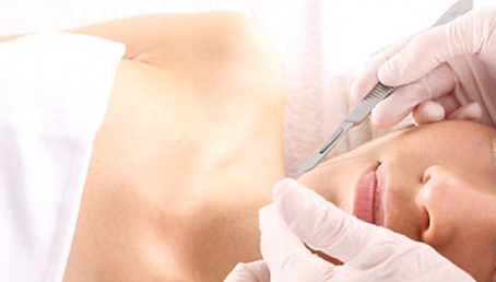 Dermaplaning Matters Before Extractions and Chemical Peels: The Science Behind Optimal Results in San Francisco